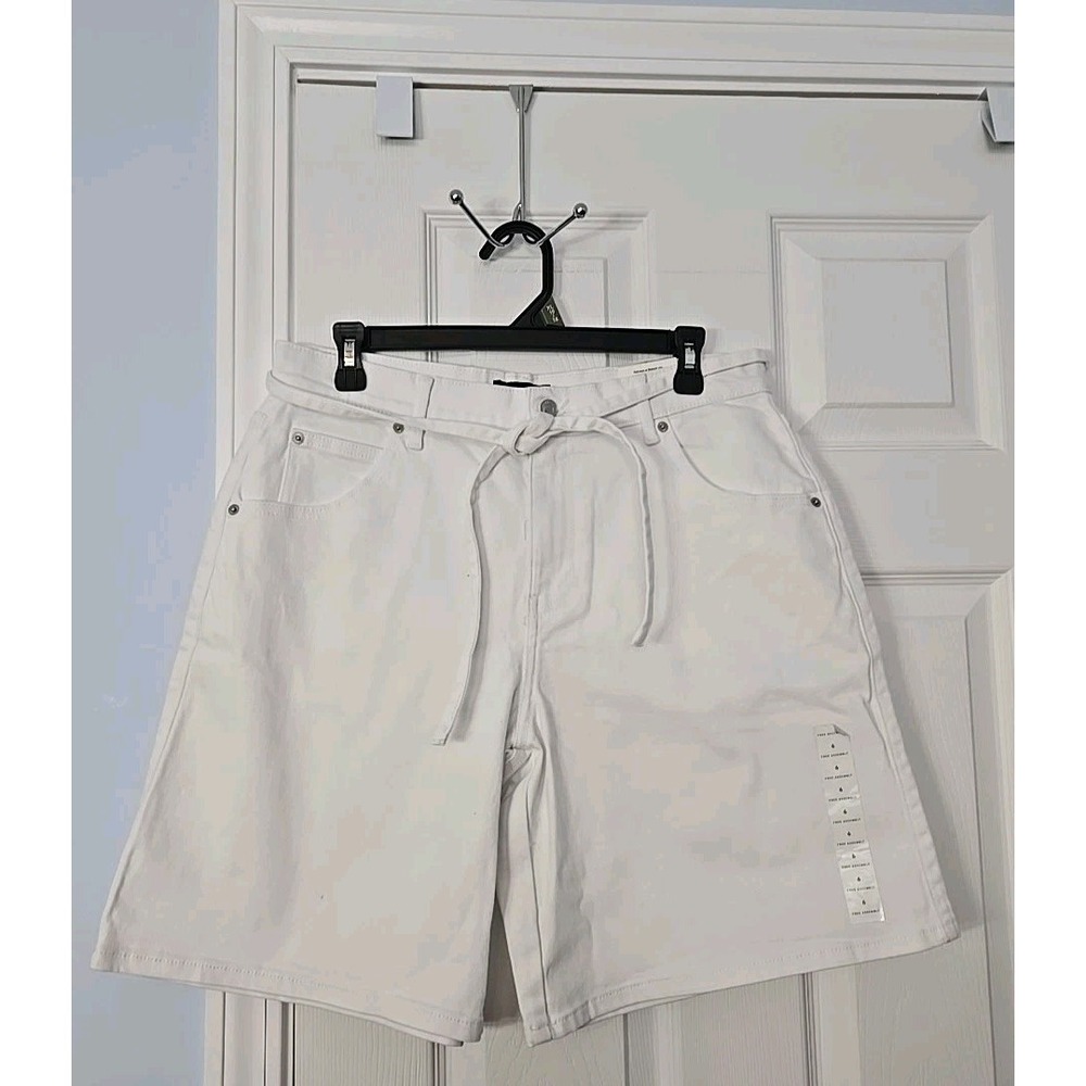 Free Assembly Womans New White Bermuda Jean Shorts Size 6
